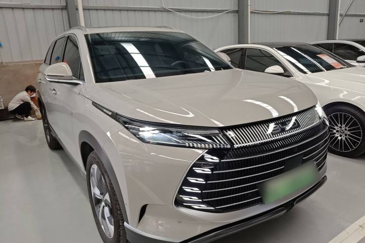 Used BYD Frigate 07 2024 HONOR Edition DM-i 205KM Flagship Model Front Right 45 Deg