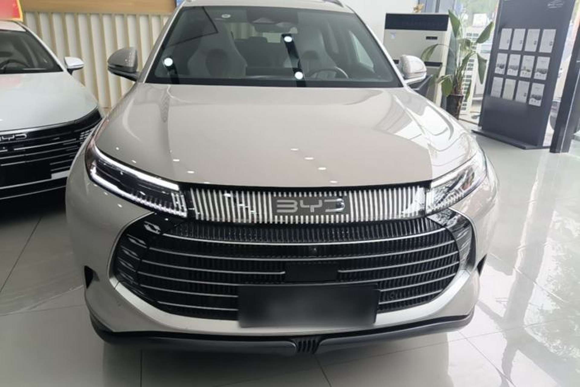 Used BYD Frigate 07 2024 HONOR Edition DM-i 205KM Flagship Model Front