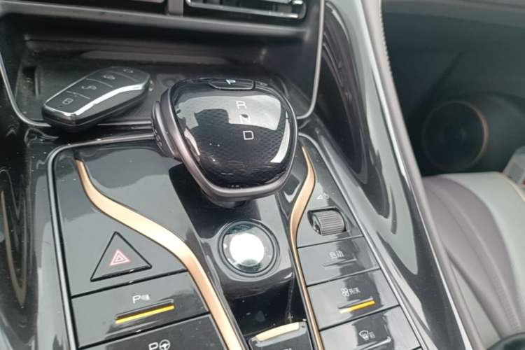 Used BYD Frigate 07 2024 HONOR Edition DM-i 205KM Flagship Model Gear Lever