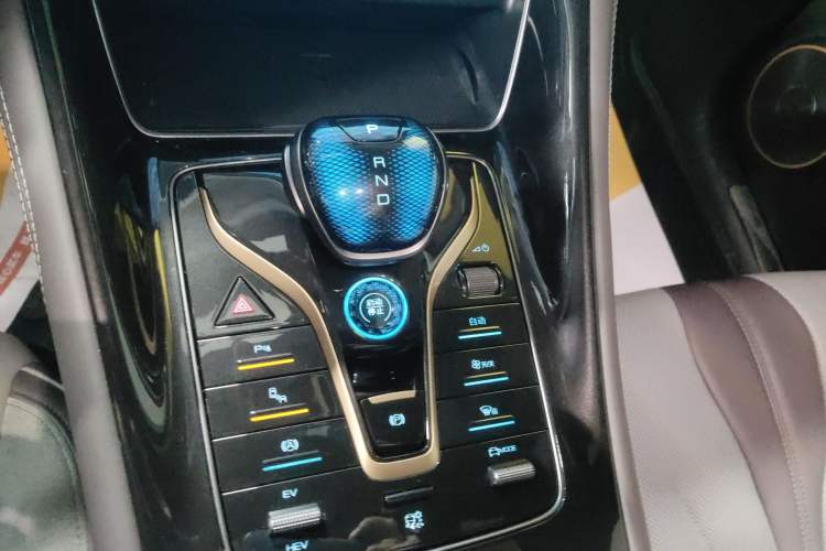 Used BYD Frigate 07 2024 HONOR Edition DM-i 100KM Luxury Model Gear Lever