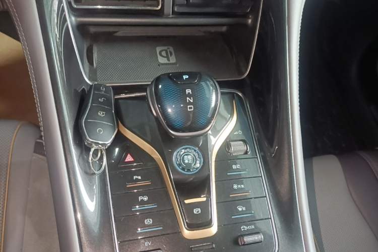 Used BYD Frigate 07 2024 HONOR Edition DM-i 205KM Flagship Model Gear Lever