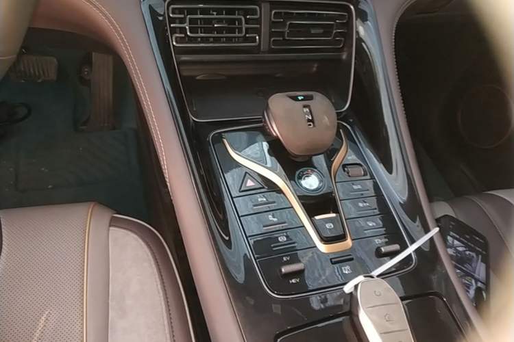 Used BYD Frigate 07 2024 Honor Edition DM-i 100KM Prestige Model Gear Lever