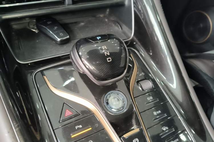 Used BYD Frigate 07 2024 HONOR Edition DM-i 205KM Flagship Model Gear Lever