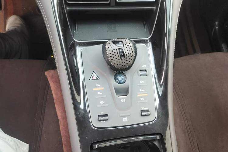 Used BYD Frigate 07 2024 HONOR Edition DM-i 205KM Flagship Model Gear Lever