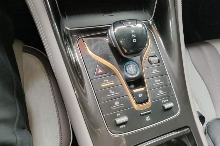 Used BYD Frigate 07 2024 HONOR Edition DM-i 100KM Luxury Model Gear Lever