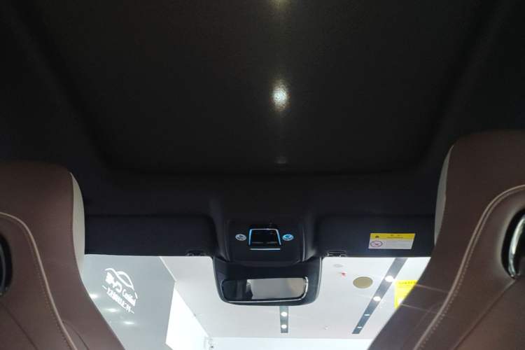 Used BYD Frigate 07 2024 HONOR Edition DM-i 205KM Flagship Model Headliner