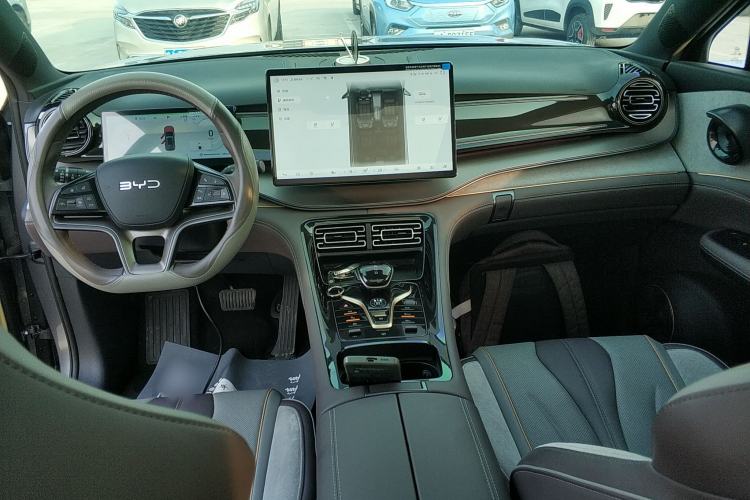 Used BYD Frigate 07 2024 HONOR Edition DM-i 100KM Luxury Model Interior 2