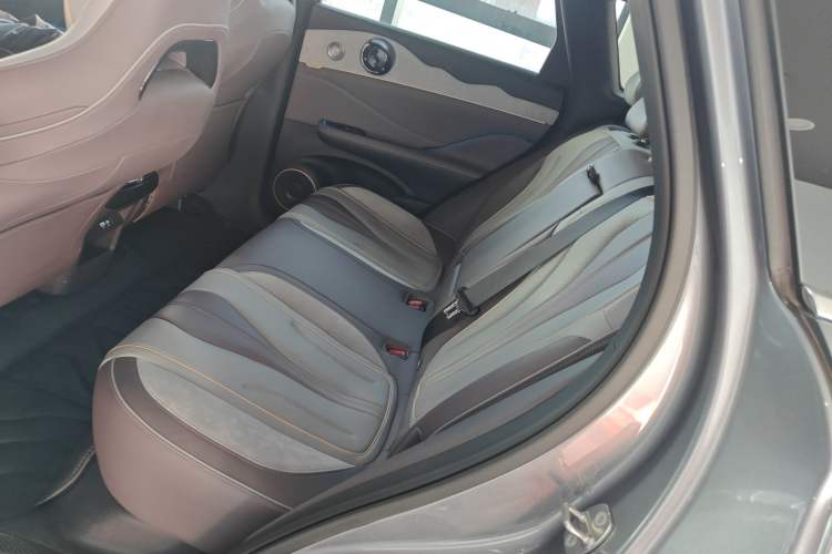 Used BYD Frigate 07 2024 Honor Edition DM-p 175KM All-Wheel-Drive Flagship Model Interior 4