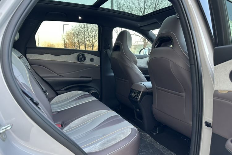 Used BYD Frigate 07 2024 HONOR Edition DM-i 205KM Flagship Model Interior 6