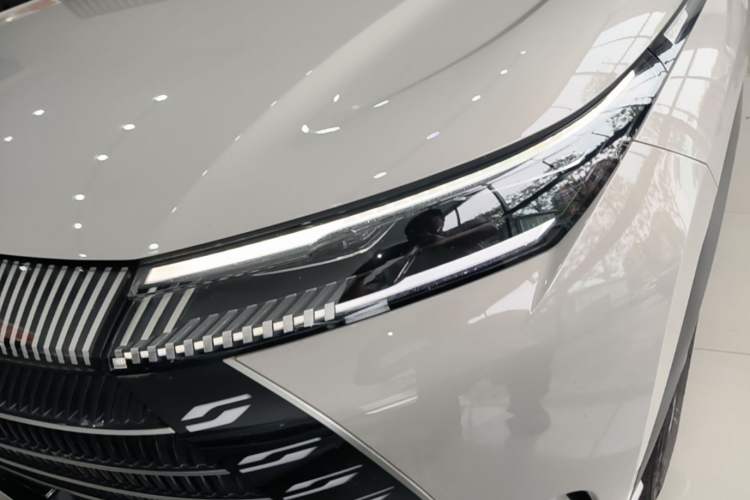 Used BYD Frigate 07 2024 HONOR Edition DM-i 205KM Flagship Model Left Front Headlight