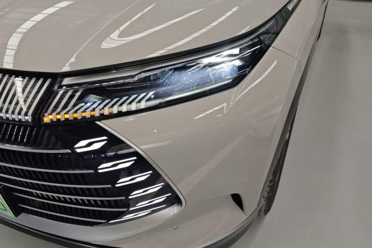 Used BYD Frigate 07 2024 HONOR Edition DM-i 205KM Flagship Model Left Front Headlight