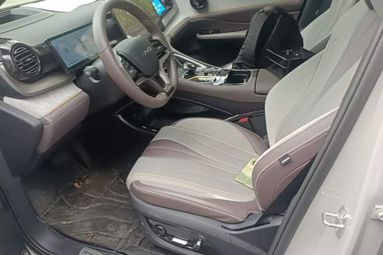 Used BYD Frigate 07 2024 HONOR Edition DM-i 205KM Flagship Model Left Front Seat