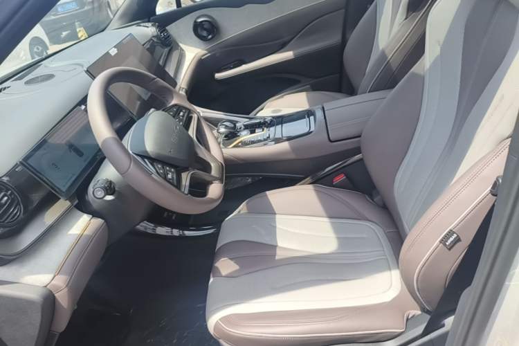 Used BYD Frigate 07 2024 HONOR Edition DM-i 100KM Elite Model Left Front Seat