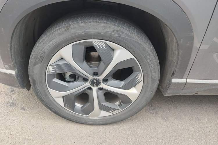 Used BYD Frigate 07 2024 HONOR Edition DM-i 100KM Luxury Model Left Front Wheel Hub