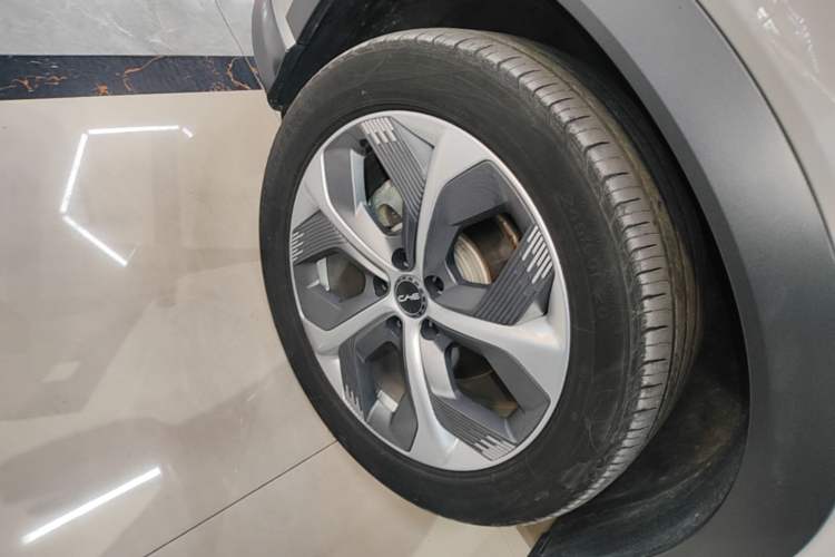 Used BYD Frigate 07 2024 Honor Edition DM-i 100KM Prestige Model Left Front Wheel Hub