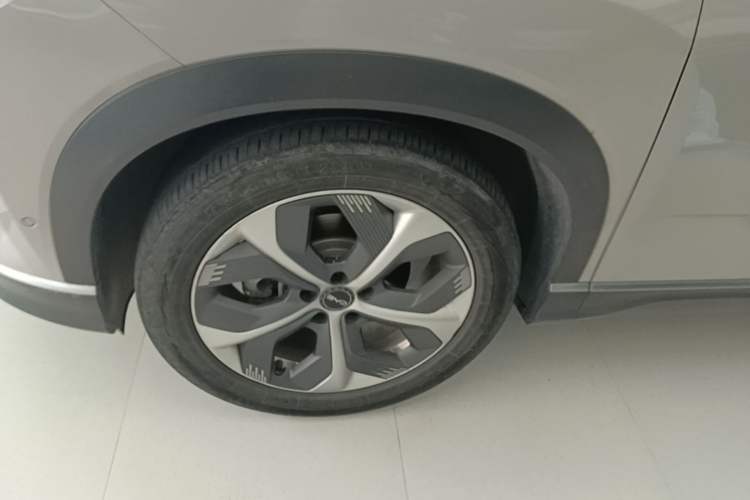 Used BYD Frigate 07 2024 HONOR Edition DM-i 205KM Flagship Model Left Front Wheel Hub
