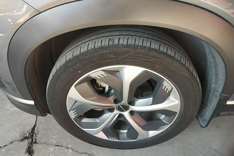 Used BYD Frigate 07 2024 Honor Edition DM-i 100KM Prestige Model Left Front Wheel Hub