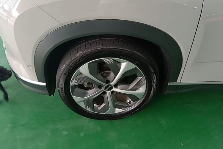 Used BYD Frigate 07 2024 HONOR Edition DM-i 205KM Flagship Model Left Front Wheel Hub