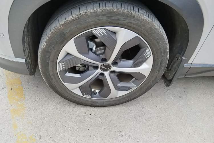 Used BYD Frigate 07 2024 HONOR Edition DM-i 205KM Flagship Model Left Front Wheel Hub