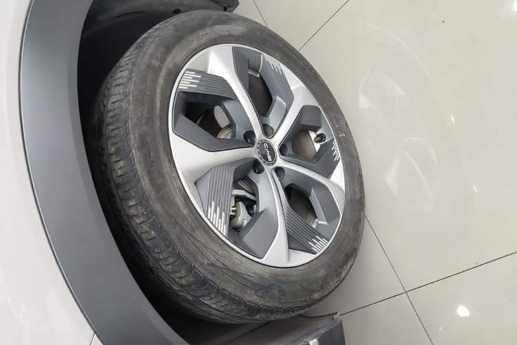 Used BYD Frigate 07 2024 HONOR Edition DM-i 205KM Flagship Model Left Front Wheel Hub