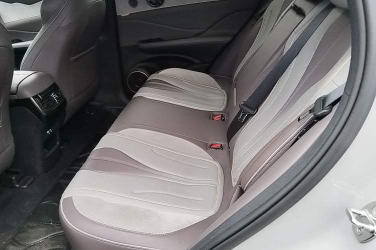 Used BYD Frigate 07 2024 HONOR Edition DM-i 205KM Flagship Model Left Rear Seat