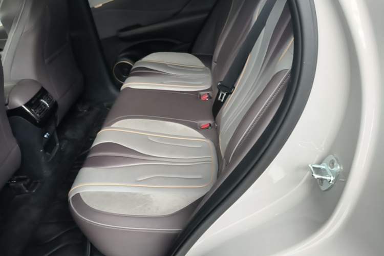 Used BYD Frigate 07 2024 HONOR Edition DM-i 205KM Flagship Model Left Rear Seat