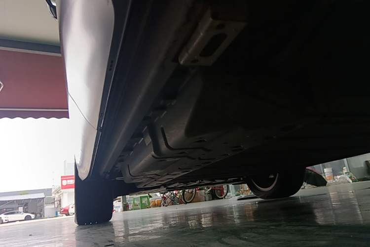 Used BYD Frigate 07 2024 HONOR Edition DM-i 205KM Flagship Model Left Side Sill