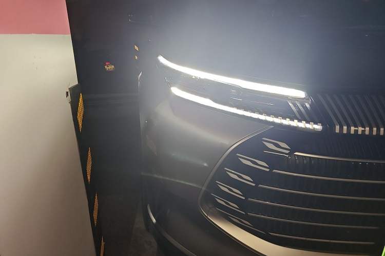 Used BYD Frigate 07 2024 Honor Edition DM-i 100KM Prestige Model Right Front Headlight