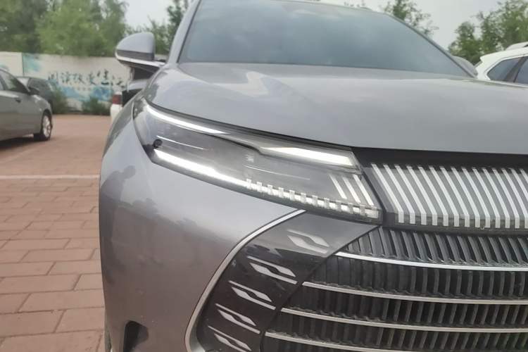 Used BYD Frigate 07 2024 HONOR Edition DM-i 205KM Flagship Model Right Front Headlight