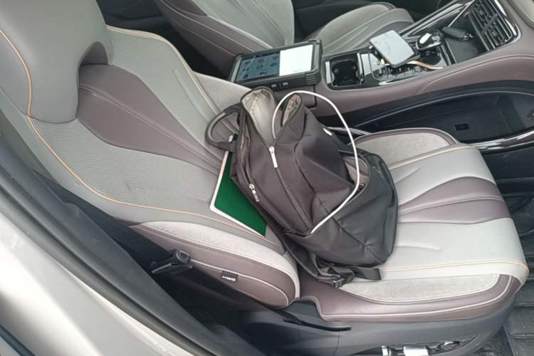 Used BYD Frigate 07 2024 HONOR Edition DM-i 205KM Flagship Model Right Front Seat