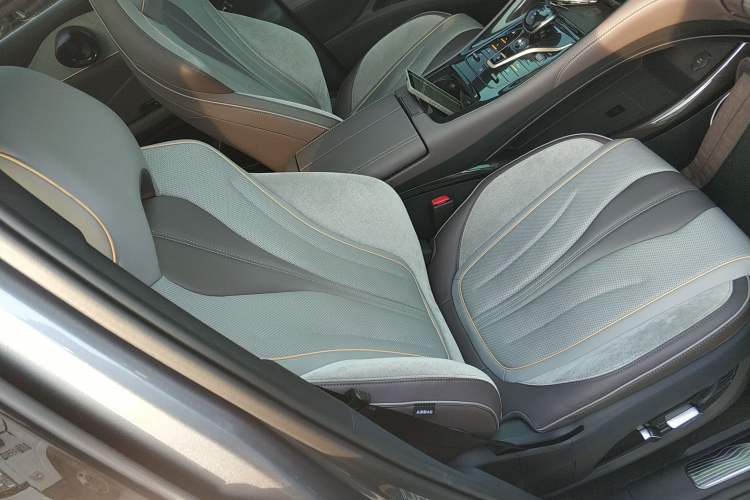 Used BYD Frigate 07 2024 HONOR Edition DM-i 100KM Luxury Model Right Front Seat
