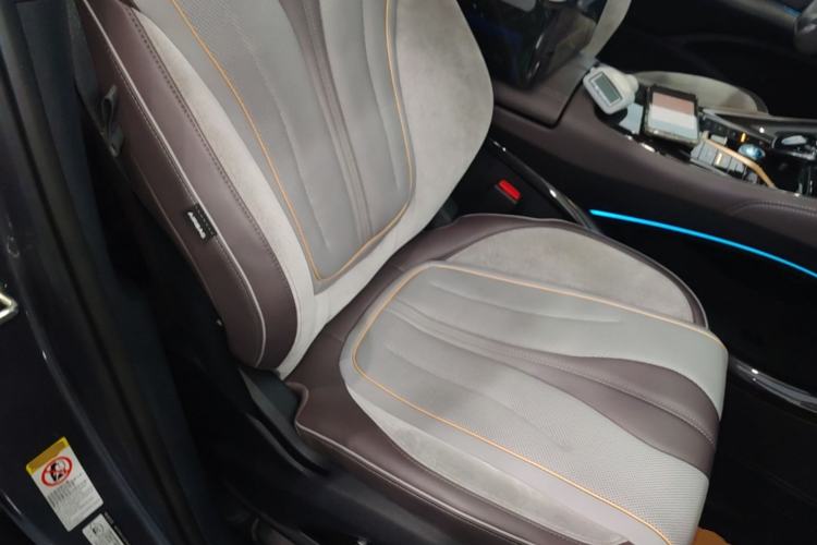 Used BYD Frigate 07 2024 HONOR Edition DM-i 205KM Flagship Model Right Front Seat