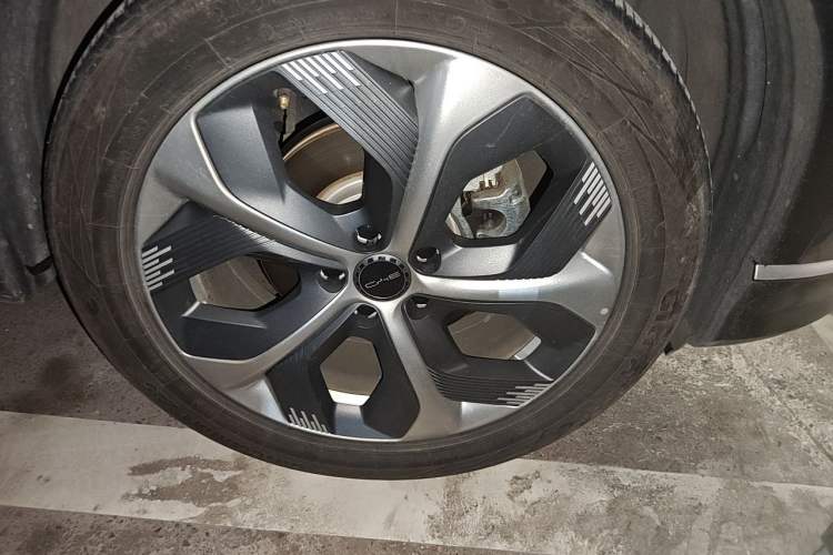 Used BYD Frigate 07 2024 Honor Edition DM-i 100KM Prestige Model Right Front Wheel Hub