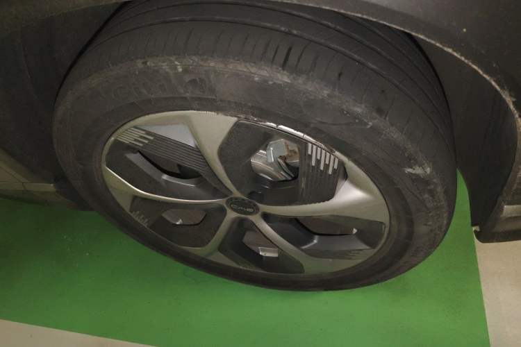 Used BYD Frigate 07 2024 HONOR Edition DM-i 205KM Flagship Model Right Front Wheel Hub