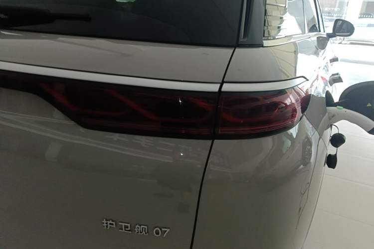 Used BYD Frigate 07 2024 HONOR Edition DM-i 205KM Flagship Model Right Rear Taillight