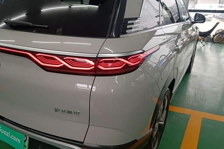 Used BYD Frigate 07 2024 HONOR Edition DM-i 205KM Flagship Model Right Rear Taillight
