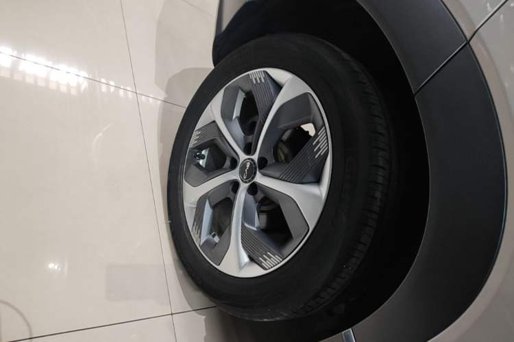 Used BYD Frigate 07 2024 Honor Edition DM-i 100KM Prestige Model Right Rear Wheel Hub