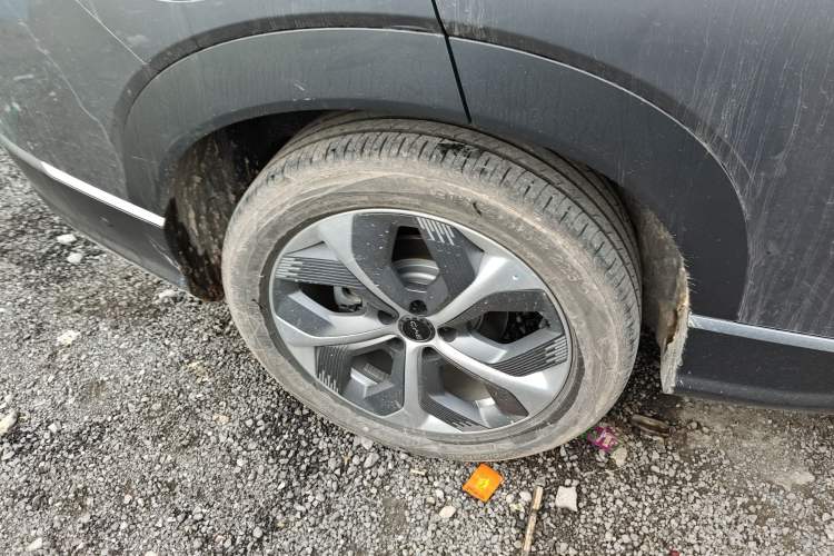 Used BYD Frigate 07 2024 HONOR Edition DM-i 205KM Flagship Model Right Rear Wheel Hub