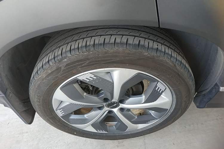 Used BYD Frigate 07 2024 Honor Edition DM-i 100KM Prestige Model Right Rear Wheel Hub