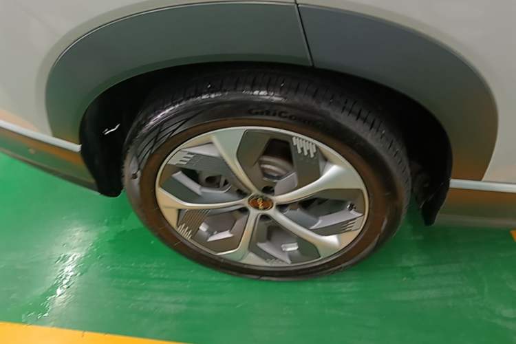 Used BYD Frigate 07 2024 HONOR Edition DM-i 205KM Flagship Model Right Rear Wheel Hub
