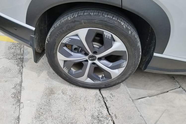 Used BYD Frigate 07 2024 HONOR Edition DM-i 205KM Flagship Model Right Rear Wheel Hub