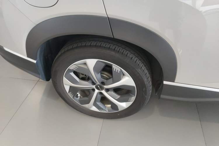 Used BYD Frigate 07 2024 Honor Edition DM-i 100KM Prestige Model Right Rear Wheel Hub