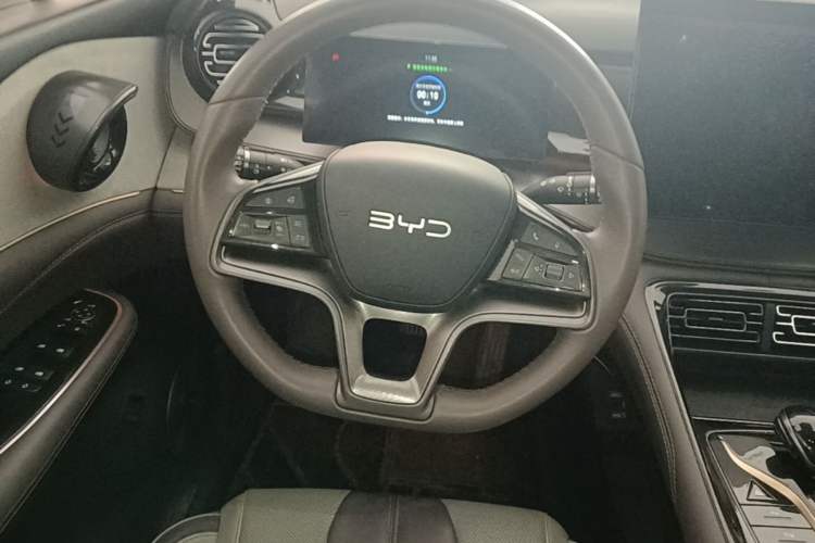 Used BYD Frigate 07 2024 HONOR Edition DM-i 205KM Flagship Model Steering Wheel