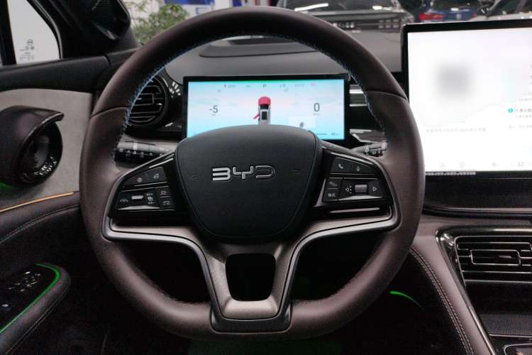 Used BYD Frigate 07 2024 HONOR Edition DM-i 205KM Flagship Model Steering Wheel