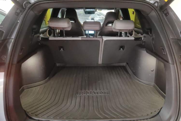 Used BYD Frigate 07 2024 HONOR Edition DM-i 100KM Luxury Model Trunk