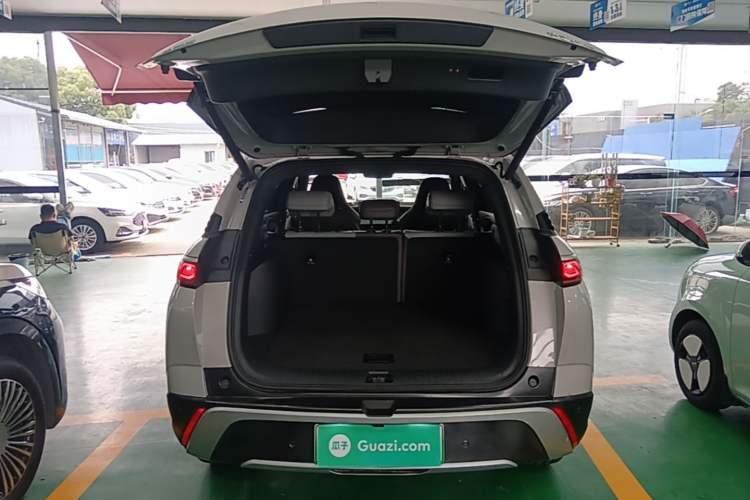 Used BYD Frigate 07 2024 HONOR Edition DM-i 205KM Flagship Model Trunk