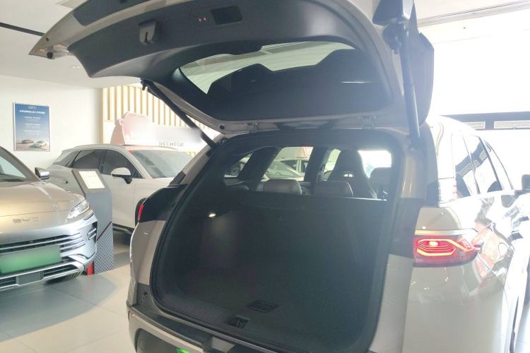 Used BYD Frigate 07 2024 Honor Edition DM-i 100KM Prestige Model Trunk