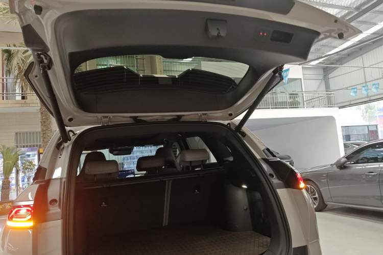 Used BYD Frigate 07 2024 HONOR Edition DM-i 205KM Flagship Model Trunk