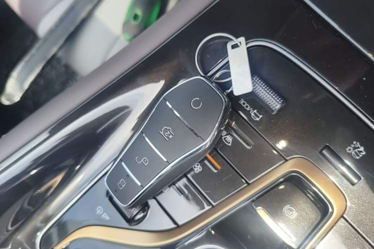 Used BYD Frigate 07 2024 HONOR Edition DM-i 100KM Elite Model Vehicle Key