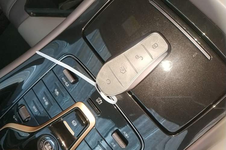 Used BYD Frigate 07 2024 Honor Edition DM-i 100KM Prestige Model Vehicle Key